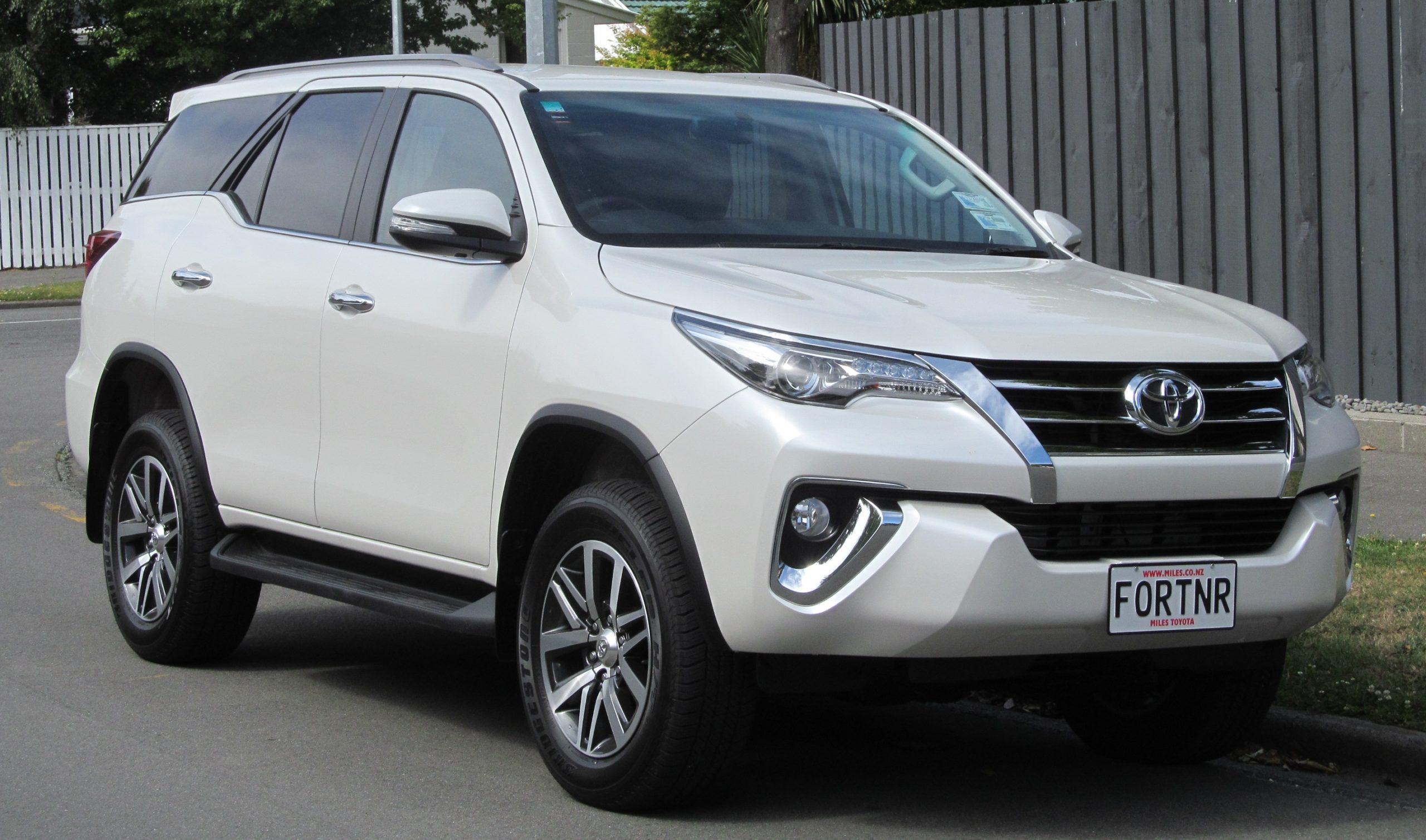 toyota fortuner/pajero for rent